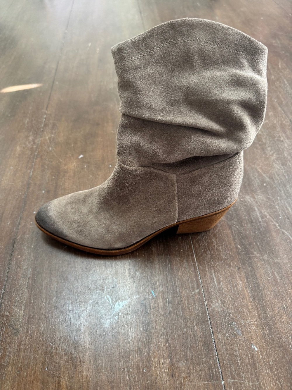 NWT western-style boots